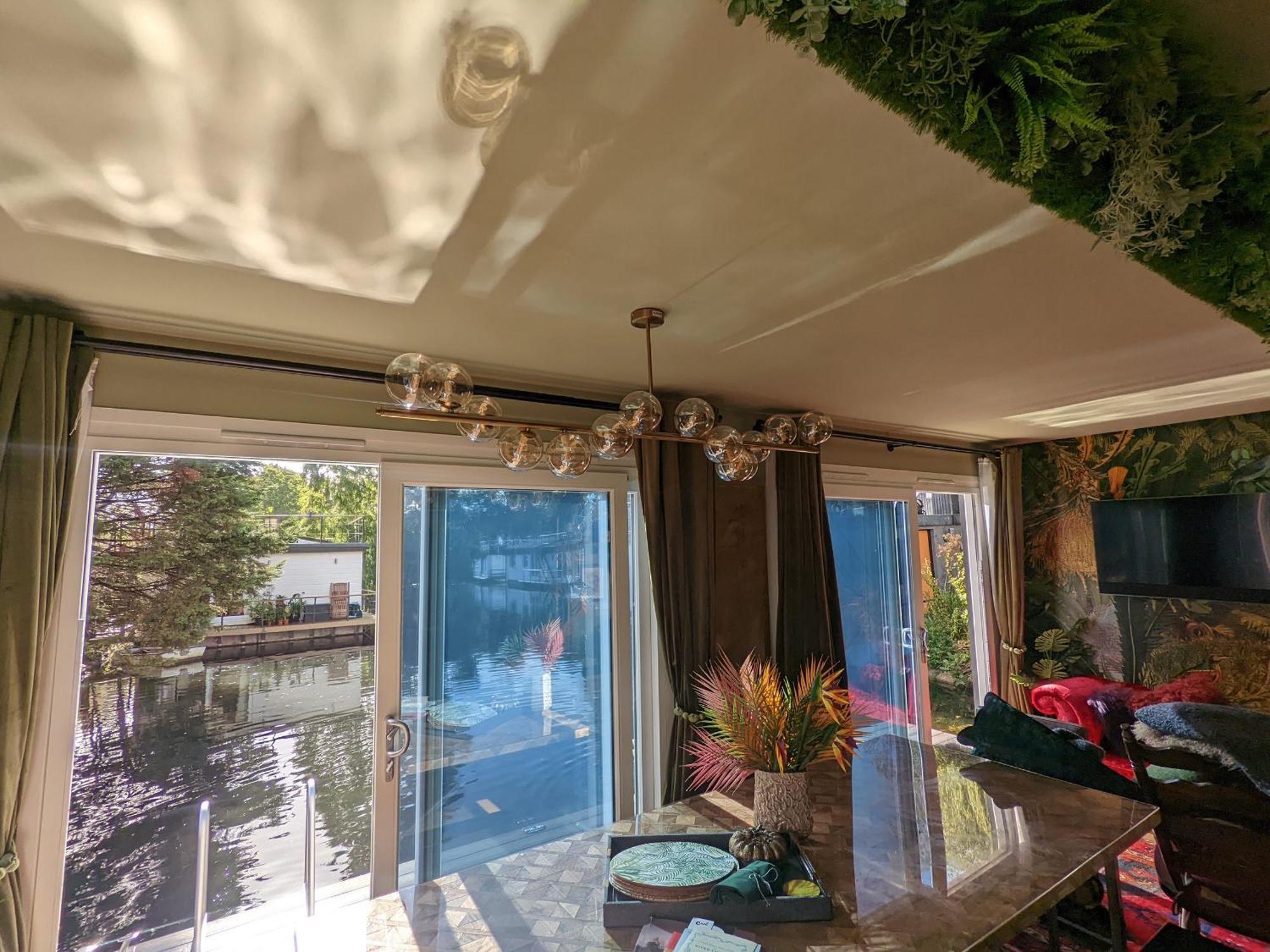 Tulana Taggs - Floating Home On Idyllic Island Hampton Hill Εξωτερικό φωτογραφία